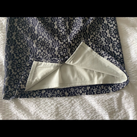 Navy lace midi pencil skirt - Picture 7 of 9
